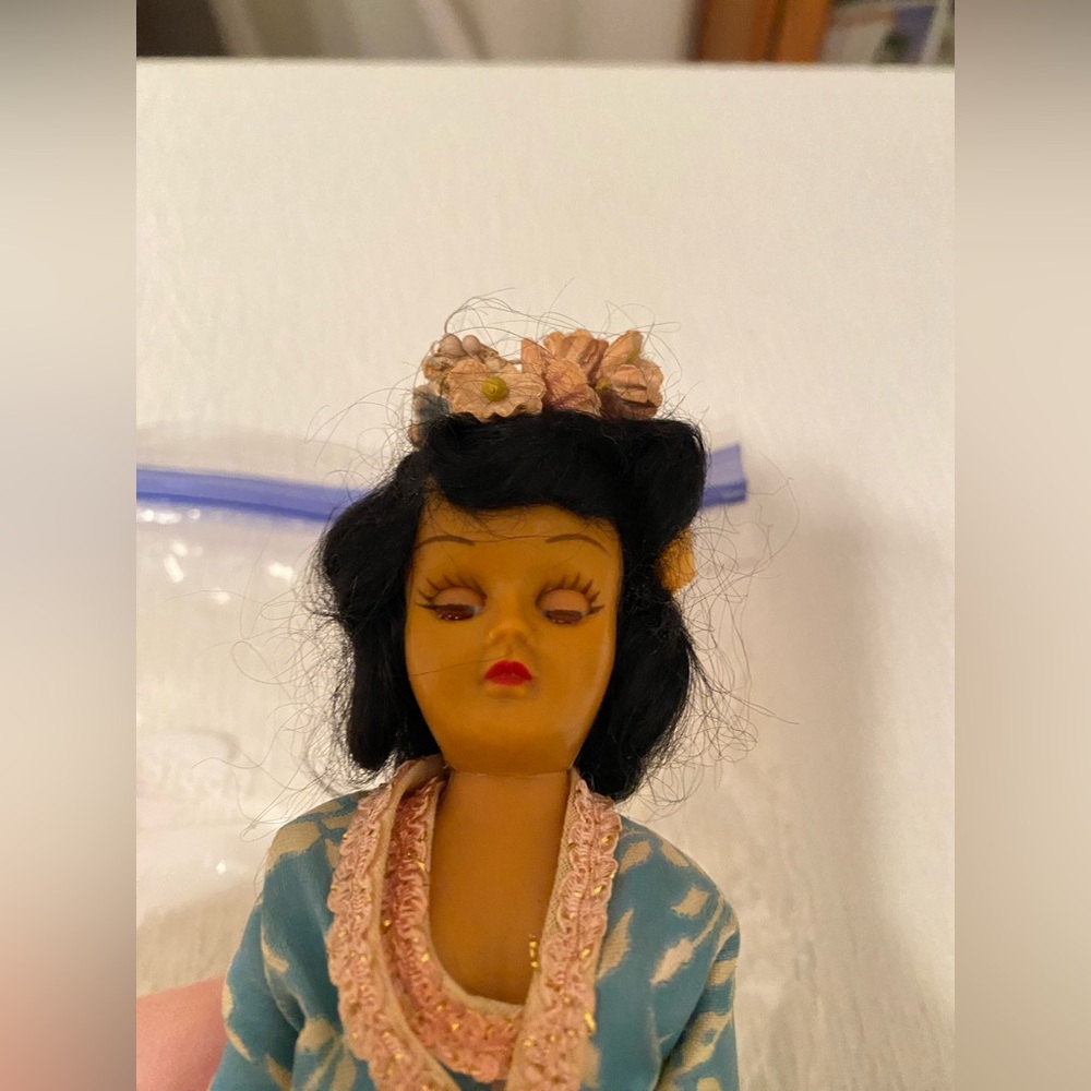 Vintage Fabulous Stylish Set of 2 Blinking Eye Fashion Dolls - Picture 3 of 12